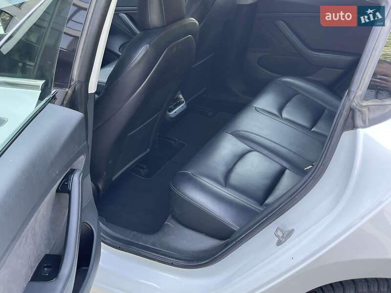 Седан Tesla Model 3 2019 в Новояворівську фото 18 Седан Tesla Model 3 2019 в Новояворівську