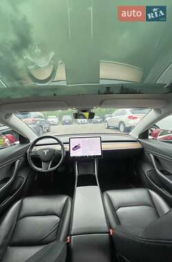 Седан Tesla Model 3 2019 в 