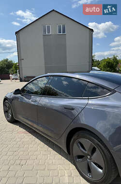 Седан Tesla Model 3 2023 в 