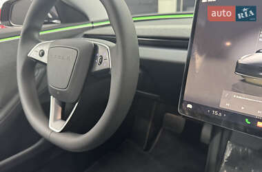 Седан Tesla Model 3 2024 в 