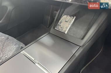 Седан Tesla Model 3 2024 в 
