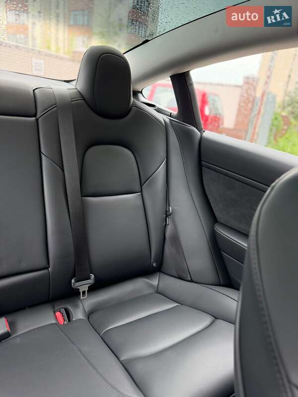 Седан Tesla Model 3 2023 в Киеве фото 12 Седан Tesla Model 3 2023 в Киеве