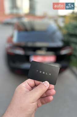 Седан Tesla Model 3 2020 в 