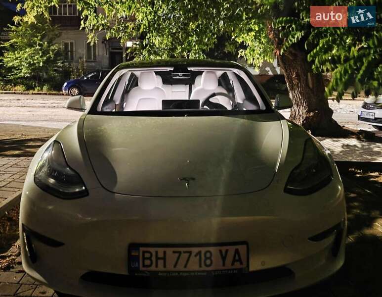 Седан Tesla Model 3 2020 в Миколаєві