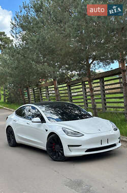 Седан Tesla Model 3 2021 в 