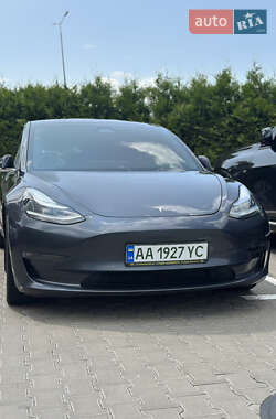 Седан Tesla Model 3 2019 в Киеве