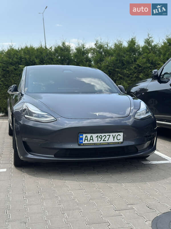 Tesla Model 3 2019
