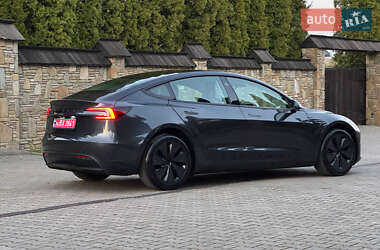 Седан Tesla Model 3 2024 в 