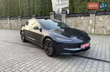 Седан Tesla Model 3 2024 в 