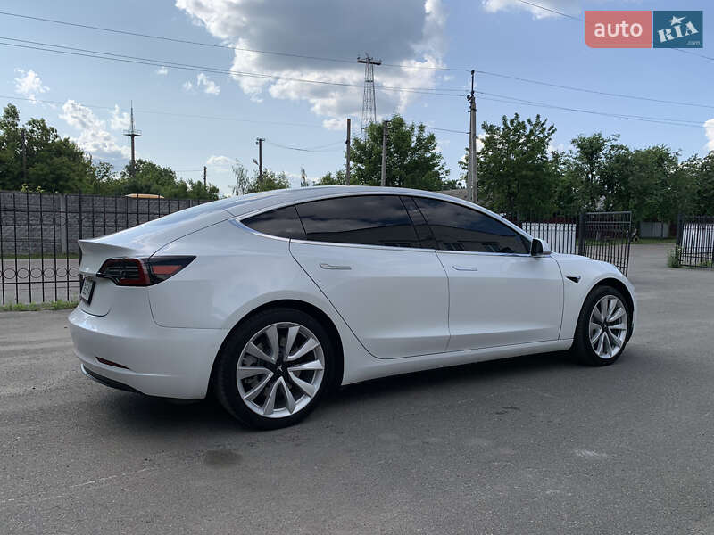 Седан Tesla Model 3 2019 в 