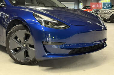 Седан Tesla Model 3 2021 в 
