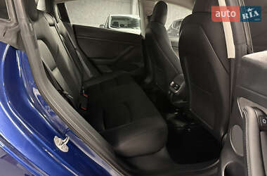 Седан Tesla Model 3 2021 в 
