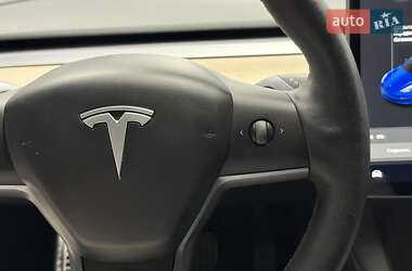 Седан Tesla Model 3 2021 в 