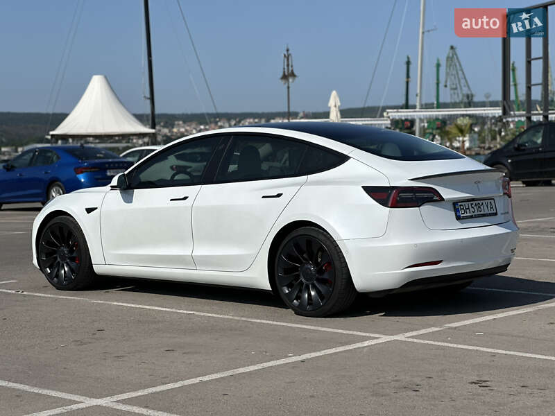 Седан Tesla Model 3 2023 в Одессе