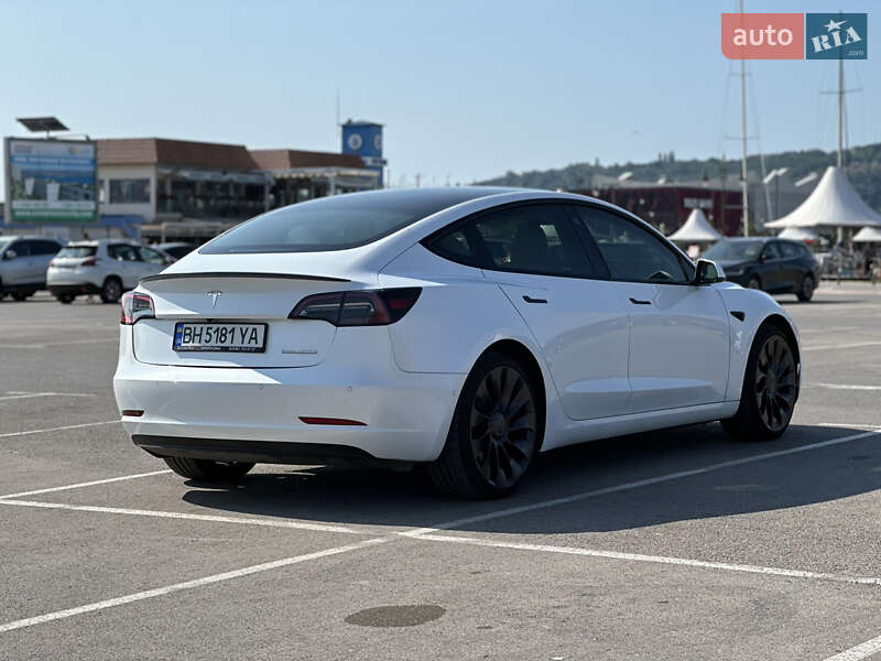 Седан Tesla Model 3 2023 в Одессе
