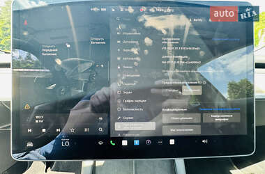 Седан Tesla Model 3 2022 в 
