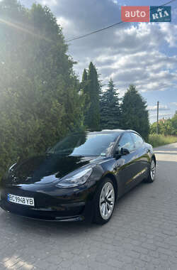 Седан Tesla Model 3 2022 в 
