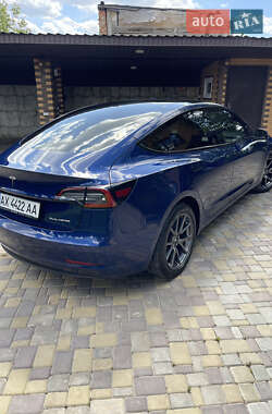 Седан Tesla Model 3 2019 в 