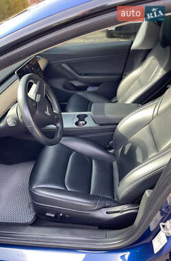 Седан Tesla Model 3 2019 в 