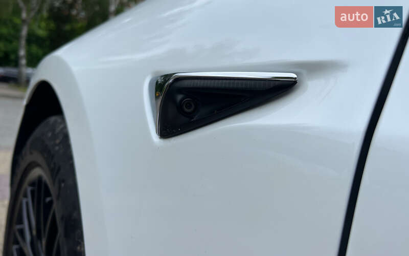 Седан Tesla Model 3 2017 в Львове