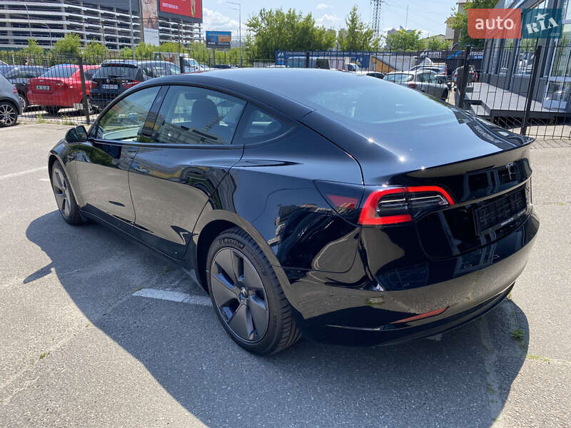 Седан Tesla Model 3 2021 в Києві