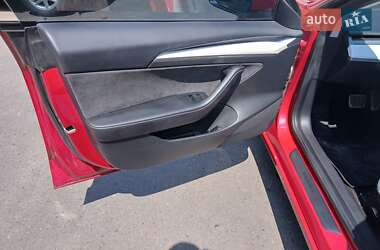 Седан Tesla Model 3 2023 в 
