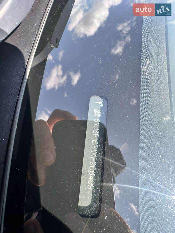 Седан Tesla Model 3 2021 в Киеве
