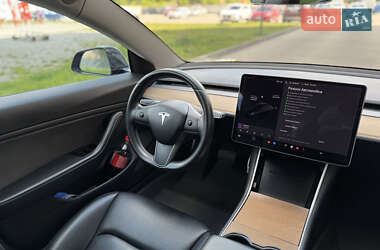 Седан Tesla Model 3 2018 в 