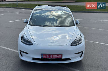 Седан Tesla Model 3 2023 в 