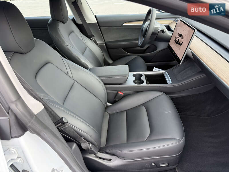 Седан Tesla Model 3 2023 в Киеве