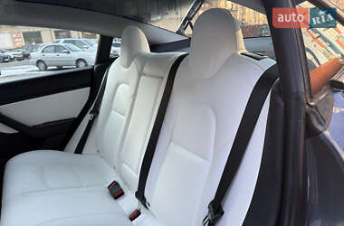 Седан Tesla Model 3 2020 в 