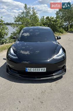 Седан Tesla Model 3 2019 в 