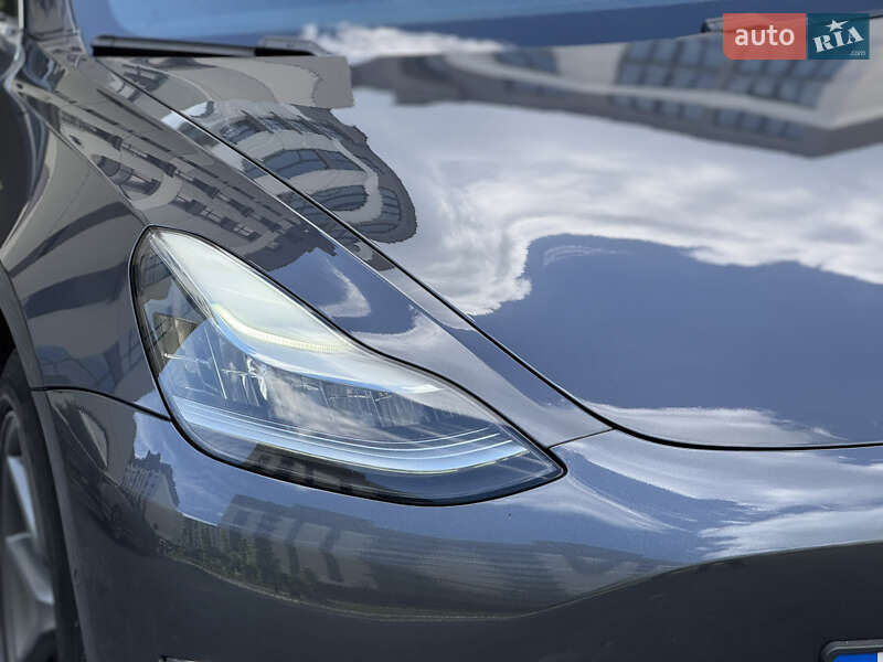 Седан Tesla Model 3 2019 в Ивано-Франковске