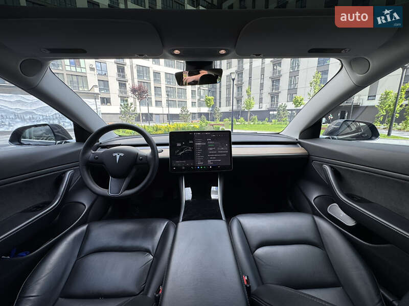 Седан Tesla Model 3 2019 в Ивано-Франковске