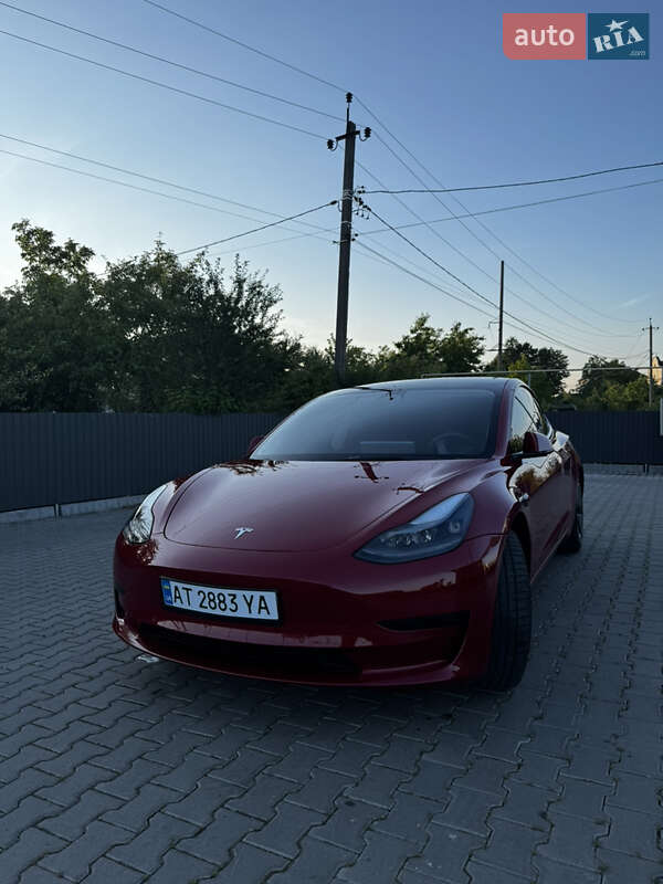 Седан Tesla Model 3 2021 в Львове