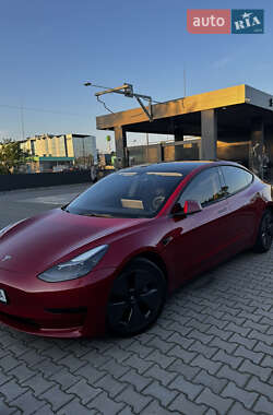 Седан Tesla Model 3 2021 в 