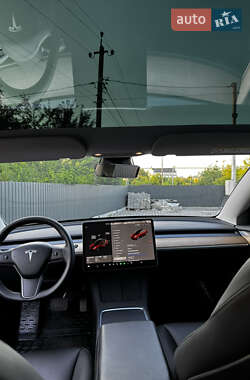 Седан Tesla Model 3 2021 в 