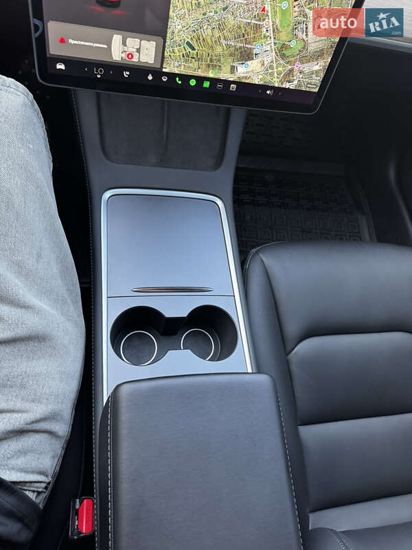Седан Tesla Model 3 2021 в Львове