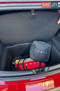 Седан Tesla Model 3 2021 в 