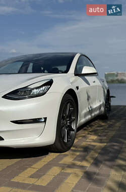 Седан Tesla Model 3 2019 в 