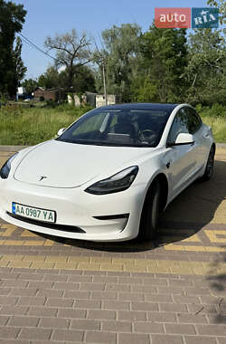 Седан Tesla Model 3 2019 в 