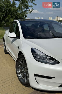 Седан Tesla Model 3 2019 в 