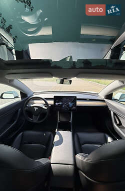 Седан Tesla Model 3 2019 в 