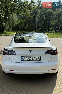 Седан Tesla Model 3 2019 в 
