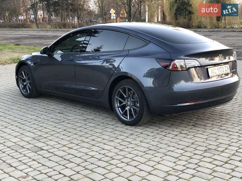 Седан Tesla Model 3 2022 в Луцке