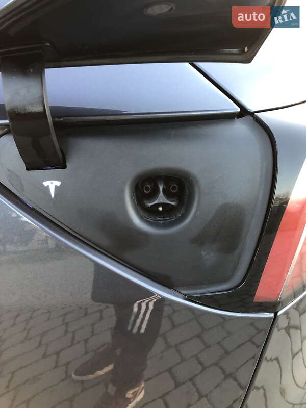 Седан Tesla Model 3 2022 в Луцке