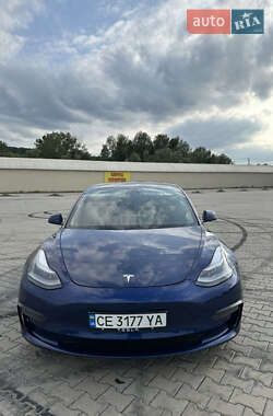 Седан Tesla Model 3 2021 в 