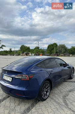 Седан Tesla Model 3 2021 в 
