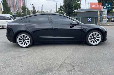 Седан Tesla Model 3 2023 в 