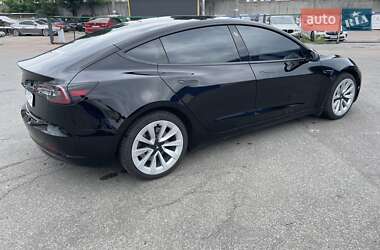 Седан Tesla Model 3 2023 в 